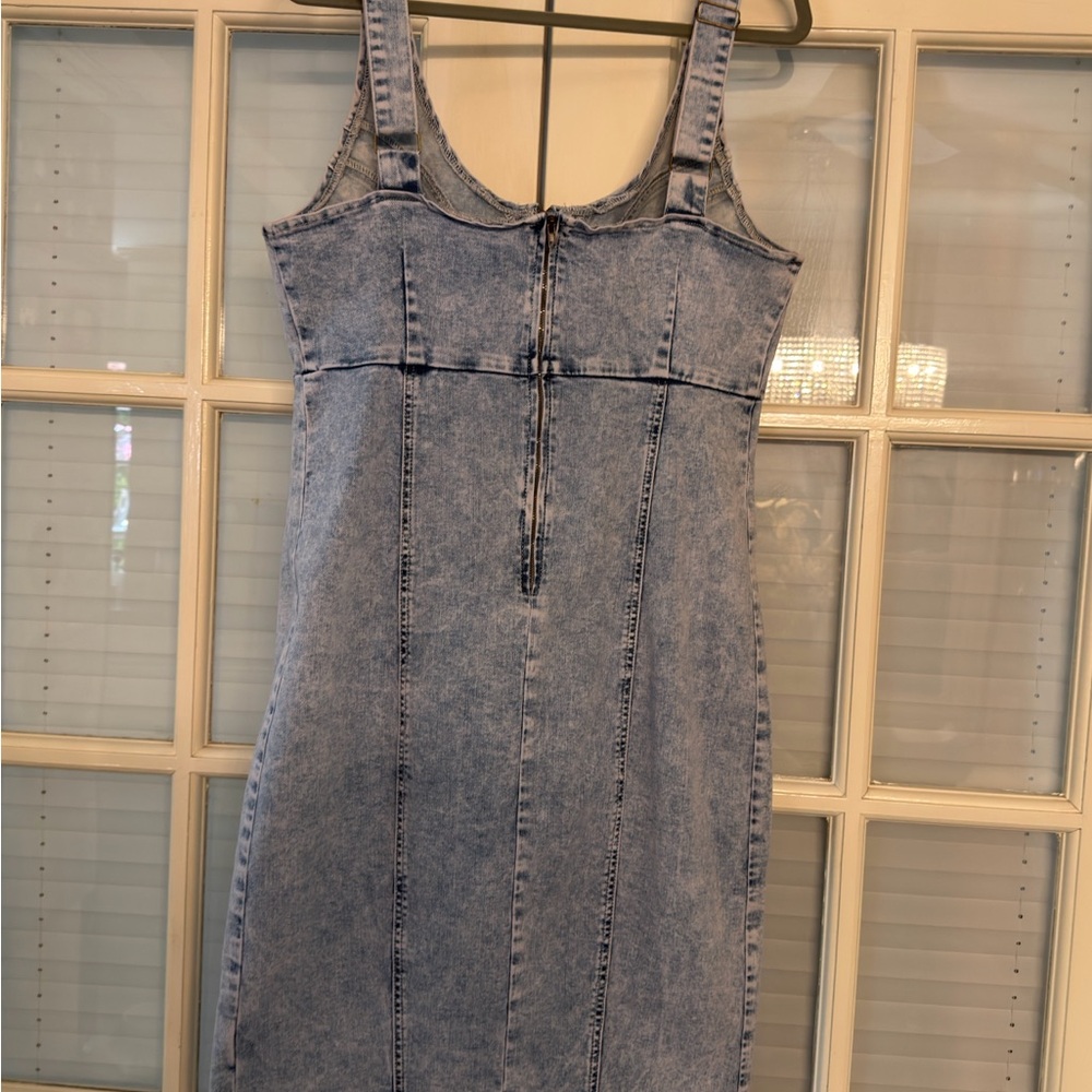 Super cute Blue Denim Midi Dress - Picture 8 of 8